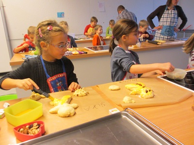 2014 Weihnachtsbacken Klasse 1b