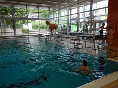 2015 Klasse 1a im Schwimmbad